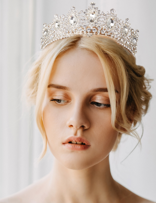 Bridal And Party Inspiration How To Accessorize Your Crown4